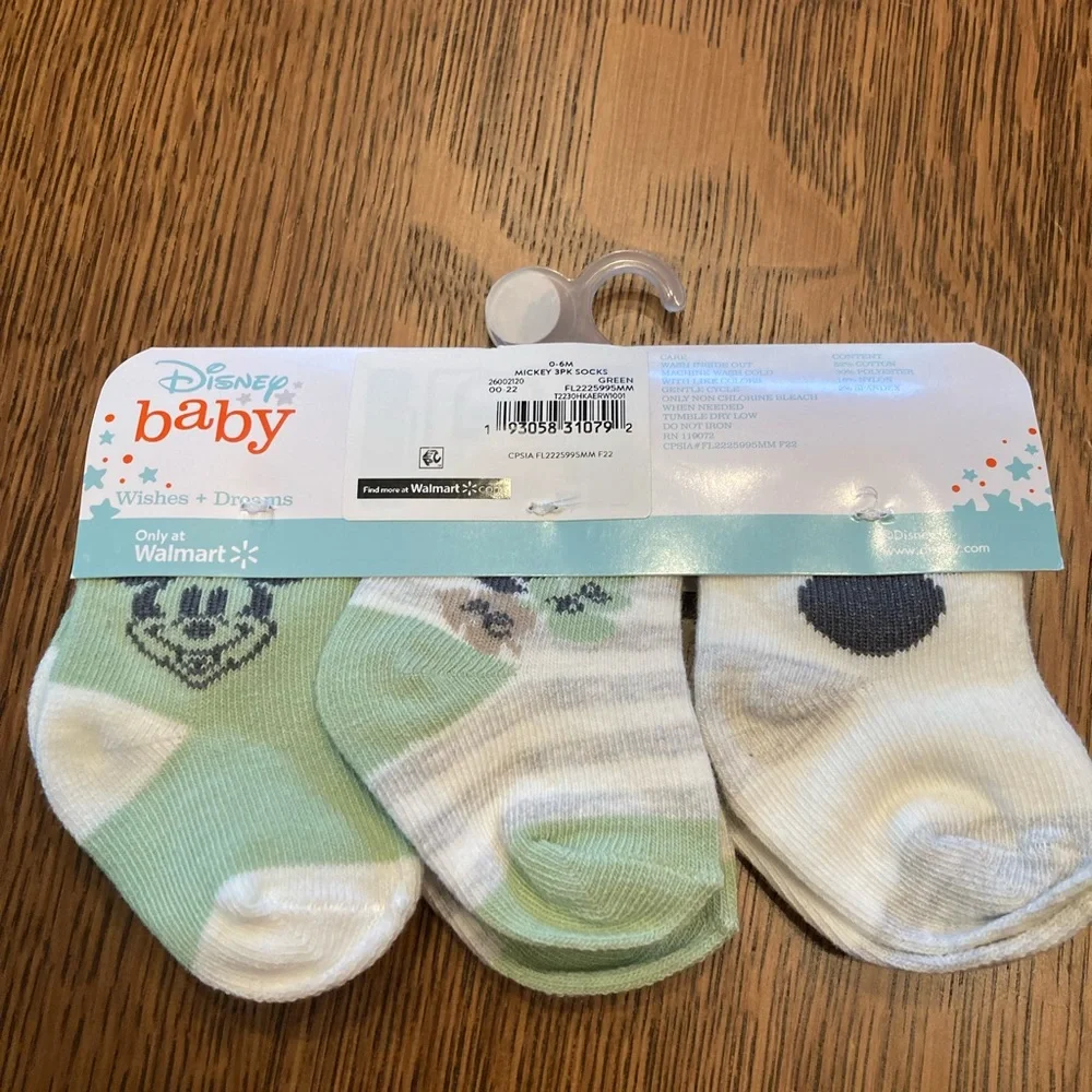 NWT Disney baby green white Mickey Mouse set of 3 multipack sock 0-6 month
